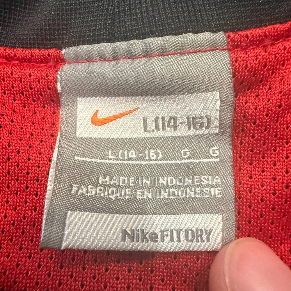 Vintage Y2K Nike Kids Large Lebron James L23 Jersey